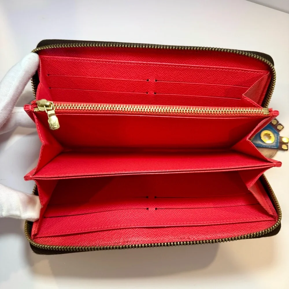 Rare Louis Vuitton Limited Edition Monogram Logo Totem Zippy Continental Wallet